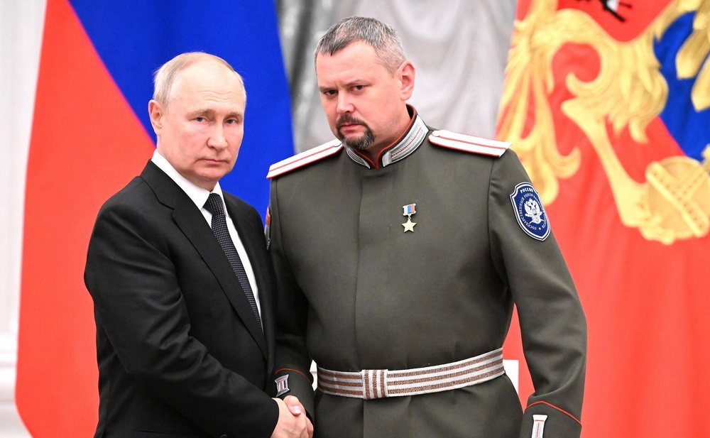 Герои страны