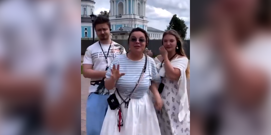 «Привыкли трусы напоказ выставлять»: невестка Королёвой задала в храме щекотливый вопрос