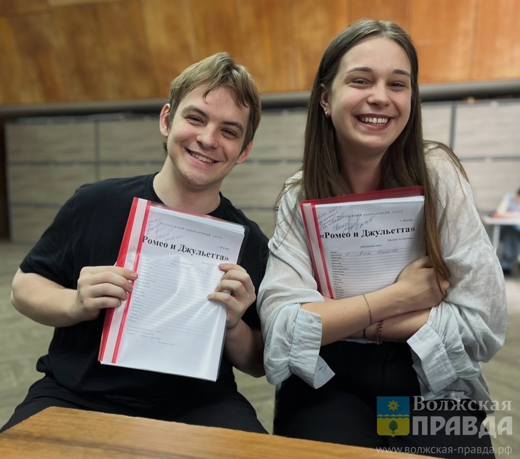 Илья Арчеков и Лиса Королёва📷    Новые стены, сольфеджио и Шекспир: за год автономии Молодёжный авангардный театр поставил 21 спектакль
