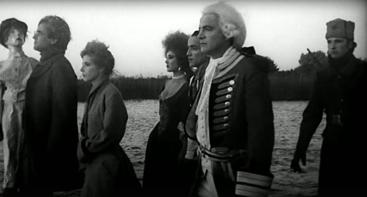 Кадр из клипа на песню "A quoi je sers..."