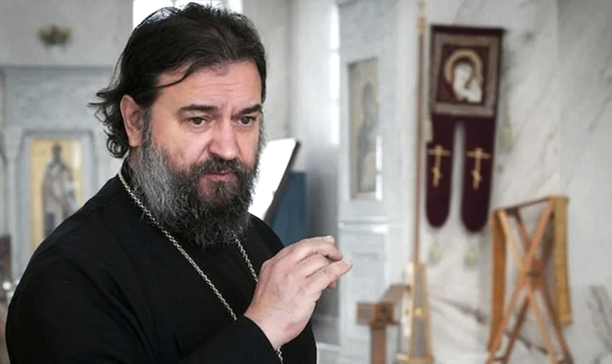 Андрей Ткачёв — протоиерей, настоятель Храма Троицы Живоначальной в Хохлах, писатель, телеведущий, блогер, миссионер.