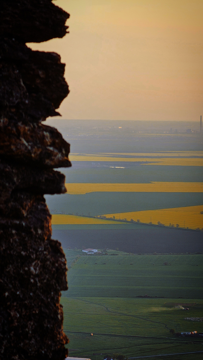 примеры фото на samsung x23 ultra, апрель, Румыния. Обработка InShot