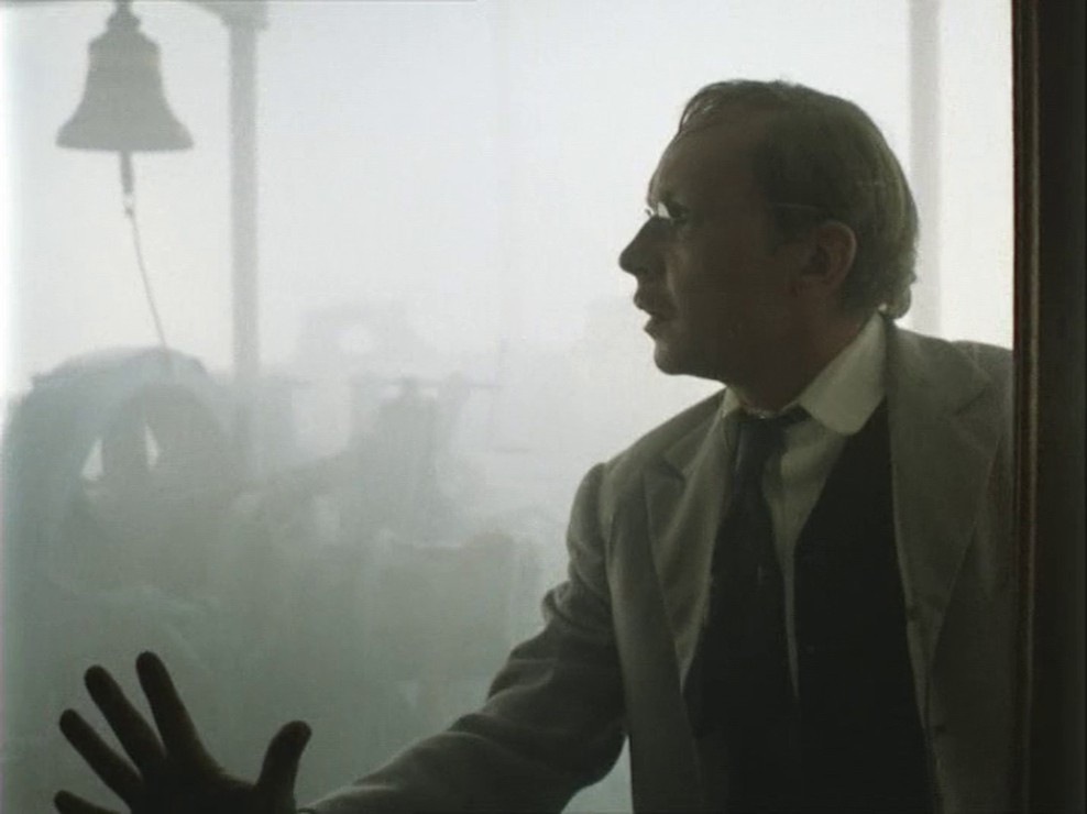 Кадр из к/ф «Жестокий романс»