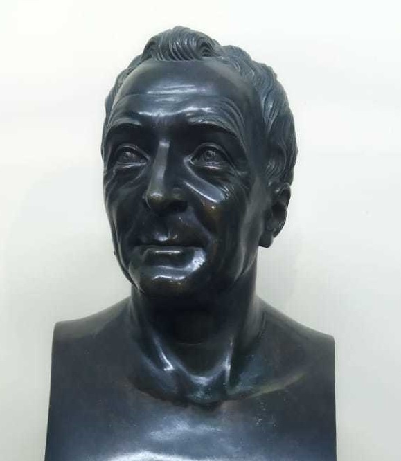    Бюст Карла Линнея в музее Никитского ботанического сада. Фото Веры Зыковой