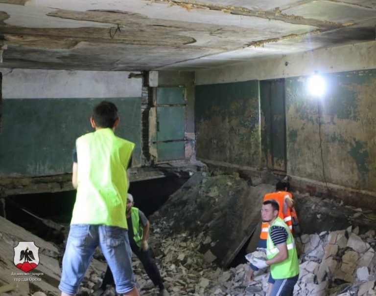    В Орске начали восстанавливать общежитие на улице Станиславского Оренбуржье