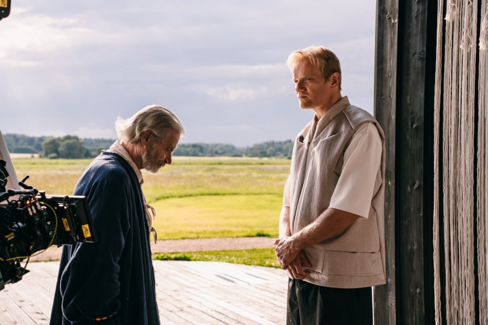 Кадр со съемок сериала «Полдень» / Фото: Telegram/kinopoisk_soon  📷
