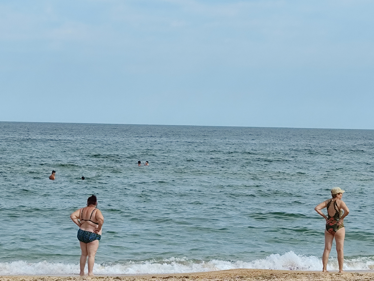 Вооон там Иринка с Витюшей плещутся ))