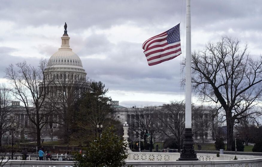    «Либо с Путиным, либо с нами»: американец-русофоб потребовал от российских мигрантов отказаться от гражданства РФ