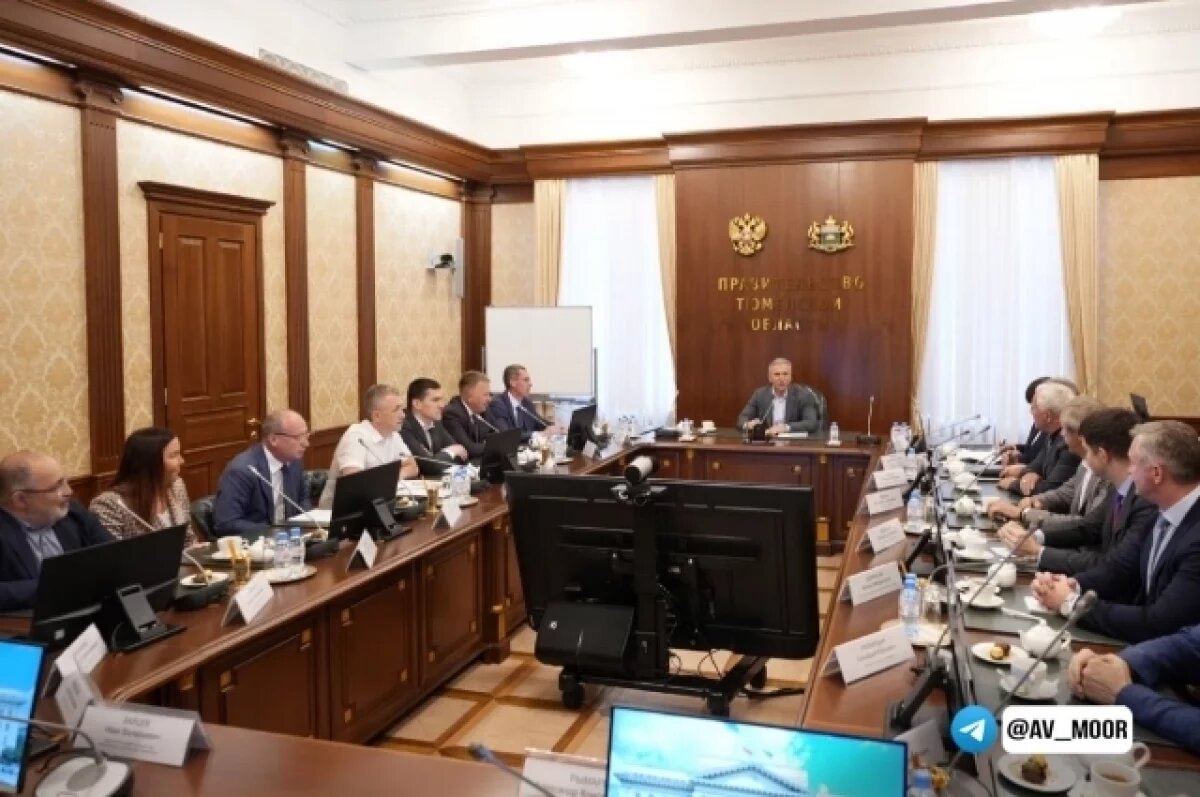    Губернатор Тюменской области провел встречу с застройщиками региона