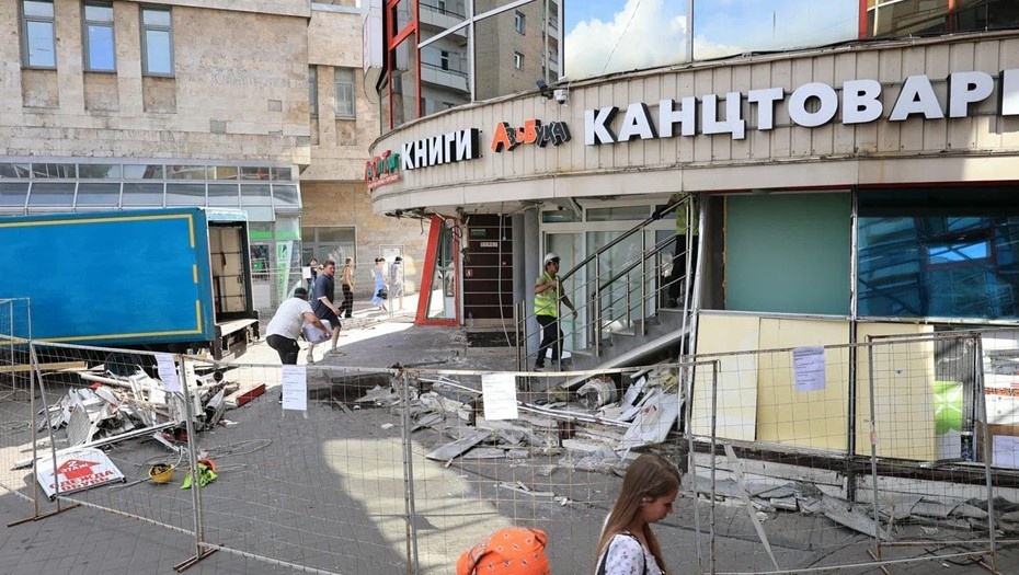    Снос ТЦ "Макси Сопот" 23 июля Автор фото: Ермохин Сергей/ДП