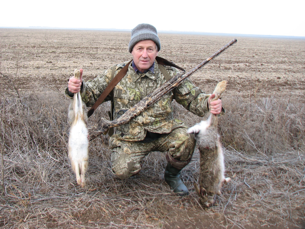 Автор с трофеями.... Охотничьи угодья под Саками, 2011 г.