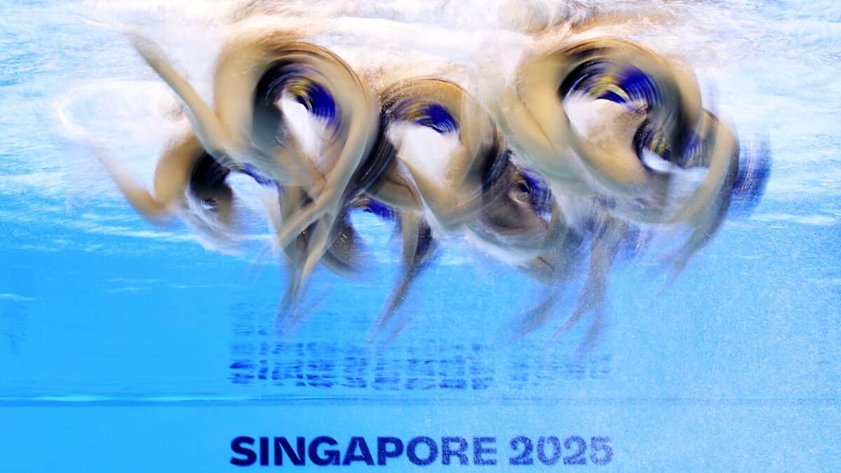 
Фото: 2025 Getty Images
Турнир по синхронному плаванию на чемпионате мира в Сингапуре набрал обороты