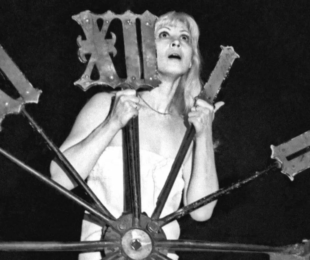 Нина Шацкая в образе Маргариты в спектакле "Мастер и Маргарита"