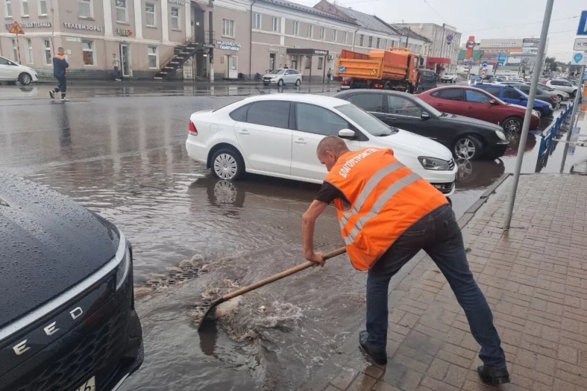    В Курске очередной сильный ливень подтопил несколько улиц