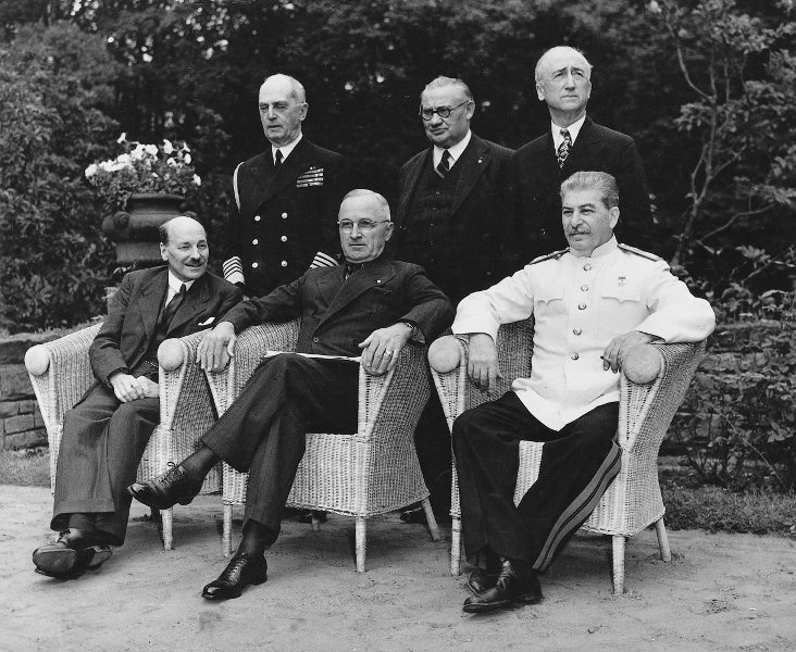 Постдамская конференция. Клемент Ричард Эттли, Гарри Трумэн и Иосиф Сталин. 1.08.1945 // Фото Евгений Халдей, МАММ / МДФ