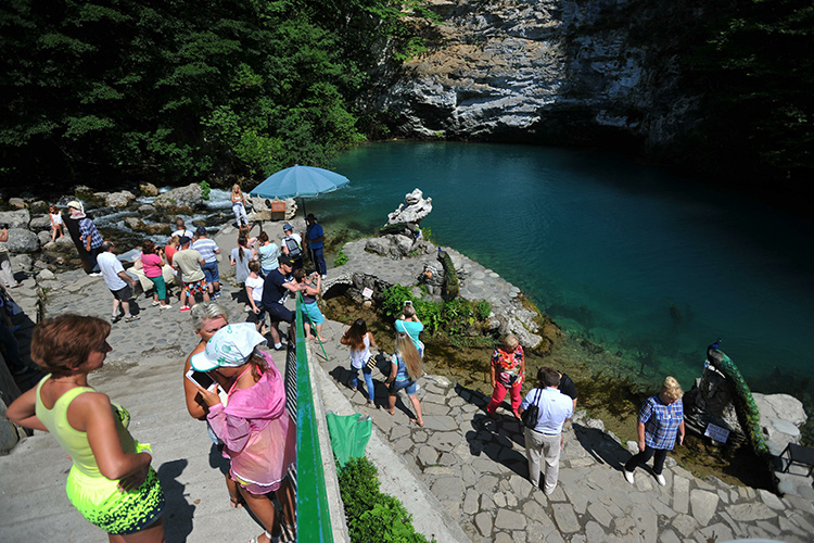    В одной только Абхазии в прошлом году побывало более 1,5 млн организованных туристов из России.   
Фото: © Komsomolskaya Pravda / Global Look Press / www.globallookpress.com