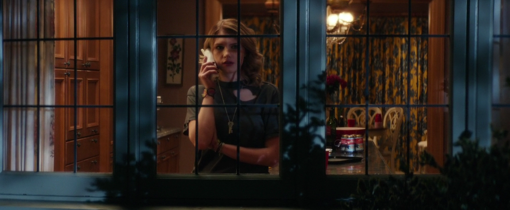 Кадр из фильма «Девушка на фотографиях» (2015)