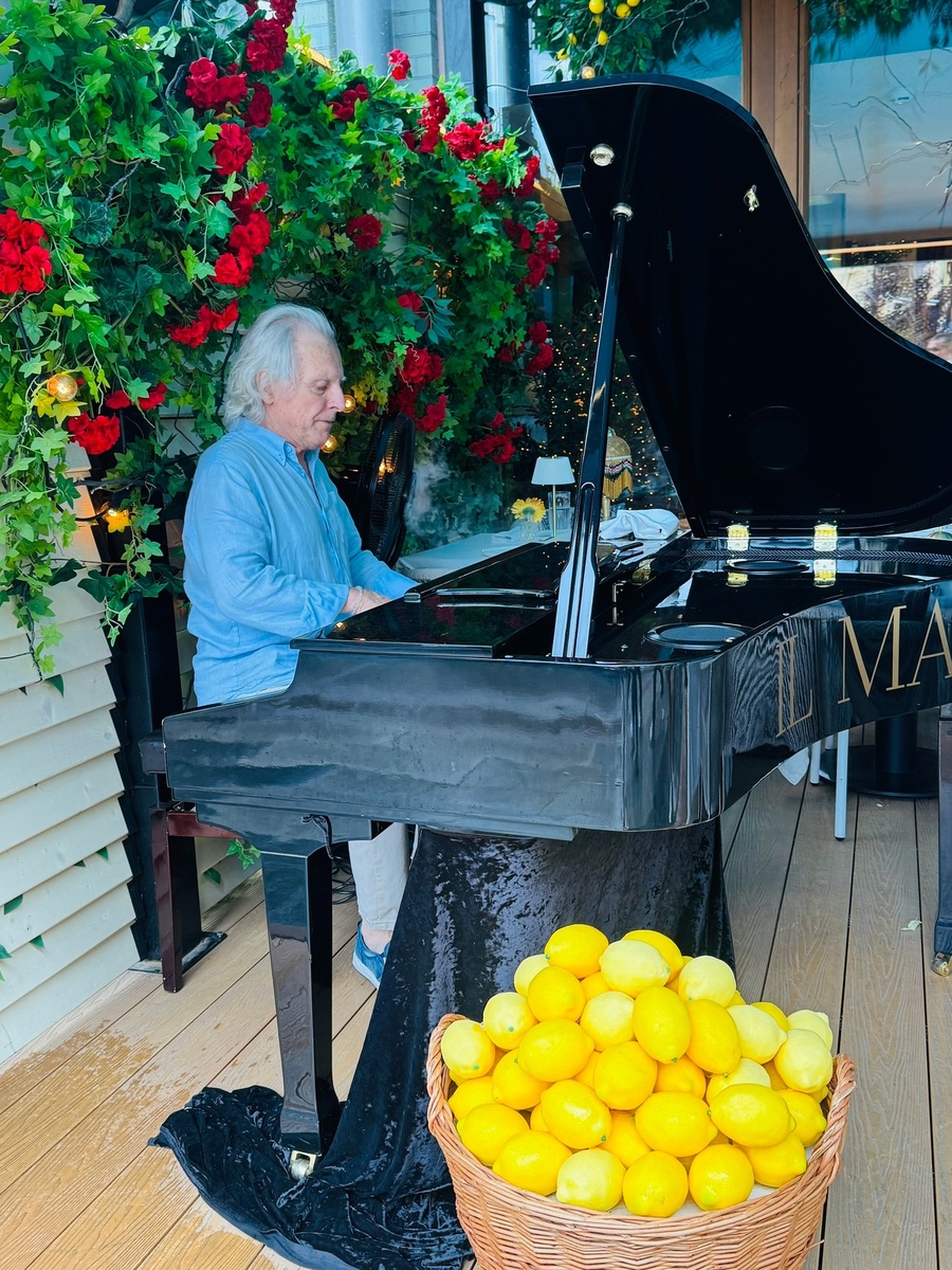 Ярко. Свежо. Романтично!