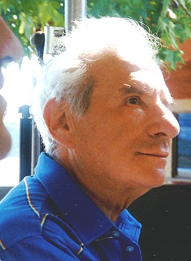 Александр Моисеевич Володин (10 февраля 1919, Минск, — 17 декабря 2001, Санкт-Петербург) — русский драматург, сценарист, поэт и кинорежиссёр. Член Русского ПЕН-центра, творческого совета журнала «Драматург», редакционно-издательского совета альманаха «Петрополь». Лауреат Государственной премии РСФСР имени братьев Васильевых (1981) и Премии Президента Российской Федерации в области литературы и искусства (2000)