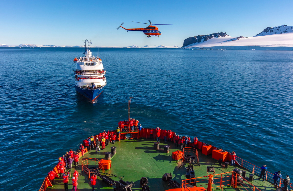 Различные сферы морской деятельности в Арктике. Фото: Николай Гернет / GeoPhoto