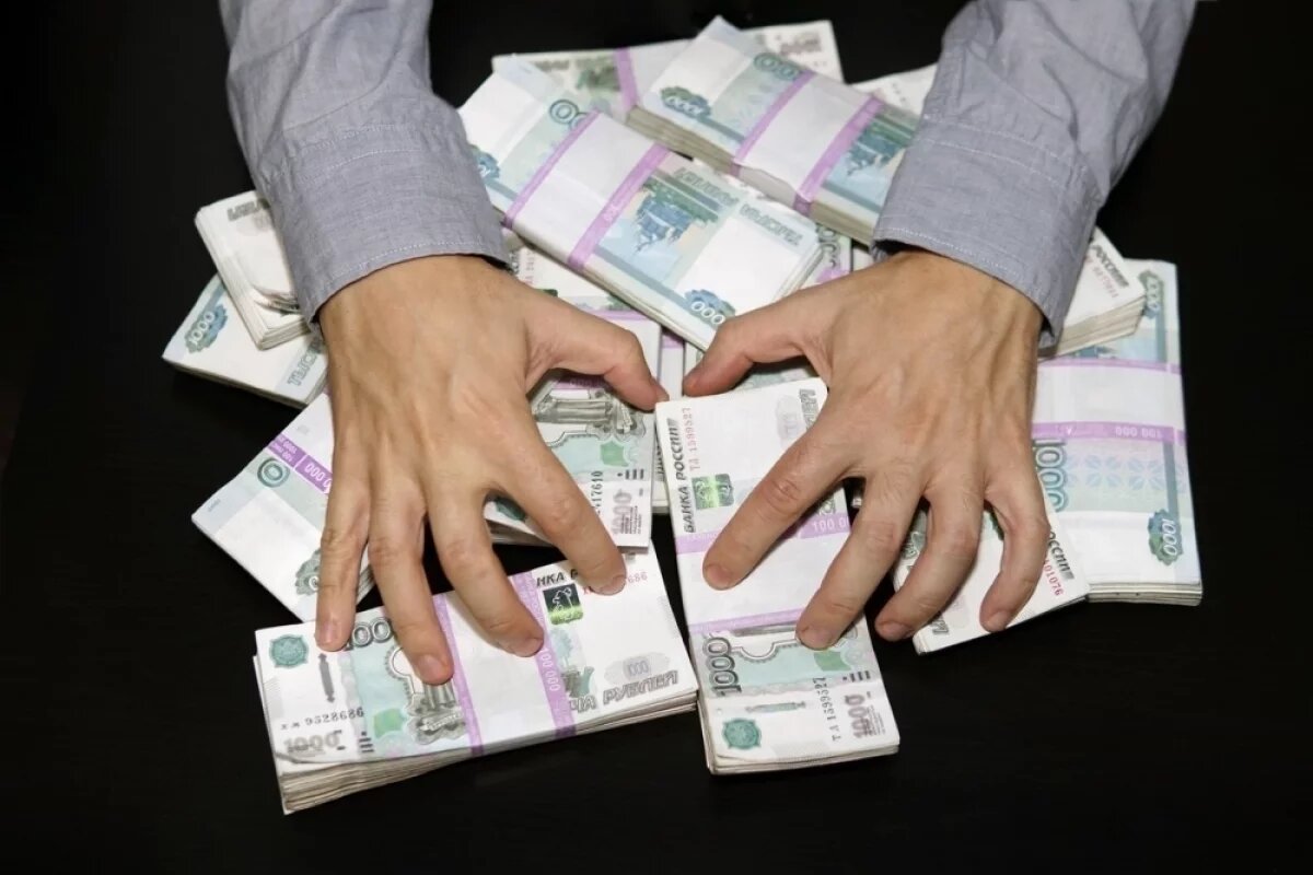    Везунчик выбрал лотерейный билет, в котором есть все приснившиеся цифры.