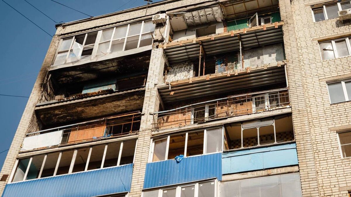    В Курске жителям домов вне приграничья, подвергшимся атакам ВСУ, выплатят еще 195 тысяч рублей