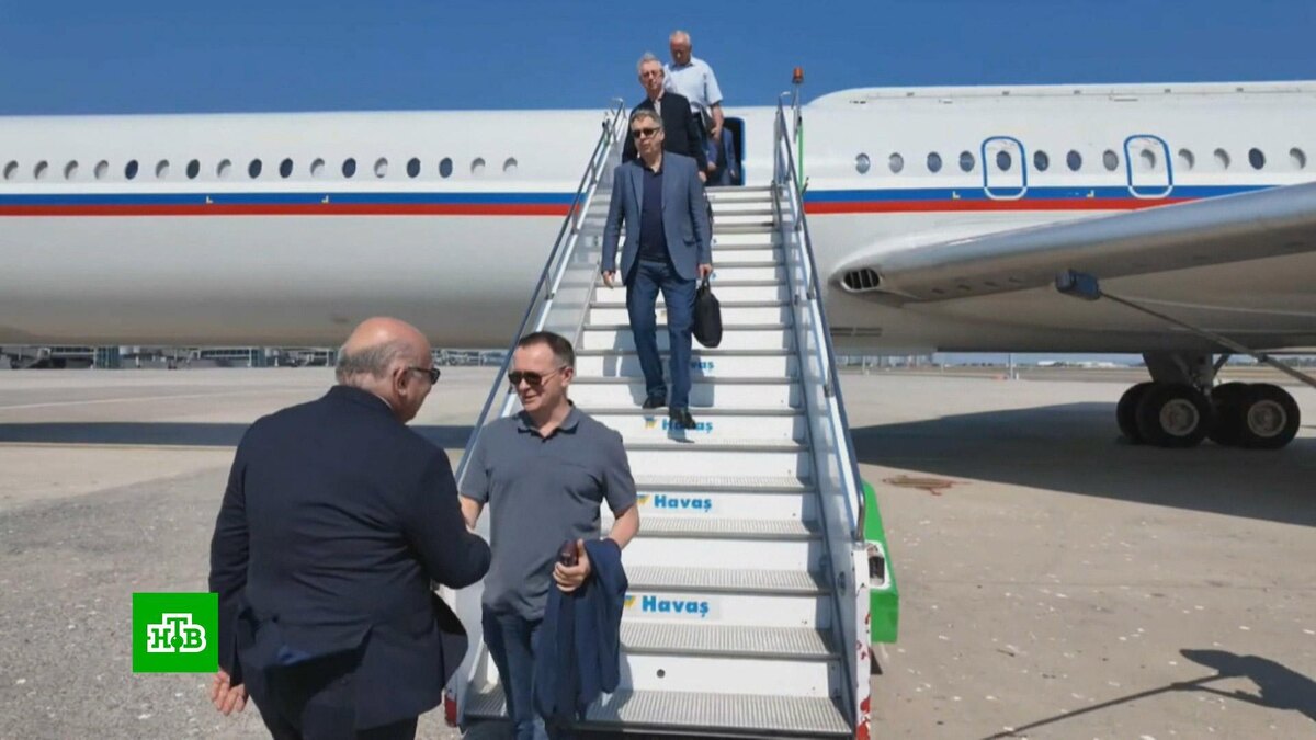    Российская делегация прибыла на место проведения переговоров с Украиной