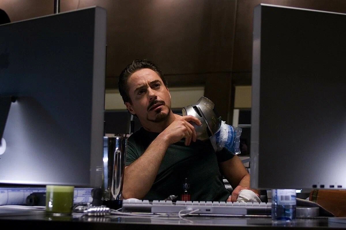 Гений, миллиардер, плейбой, филантроп и главное лицо экранной супергероики с 2008 года (Кадр из фильма "Железный человек")