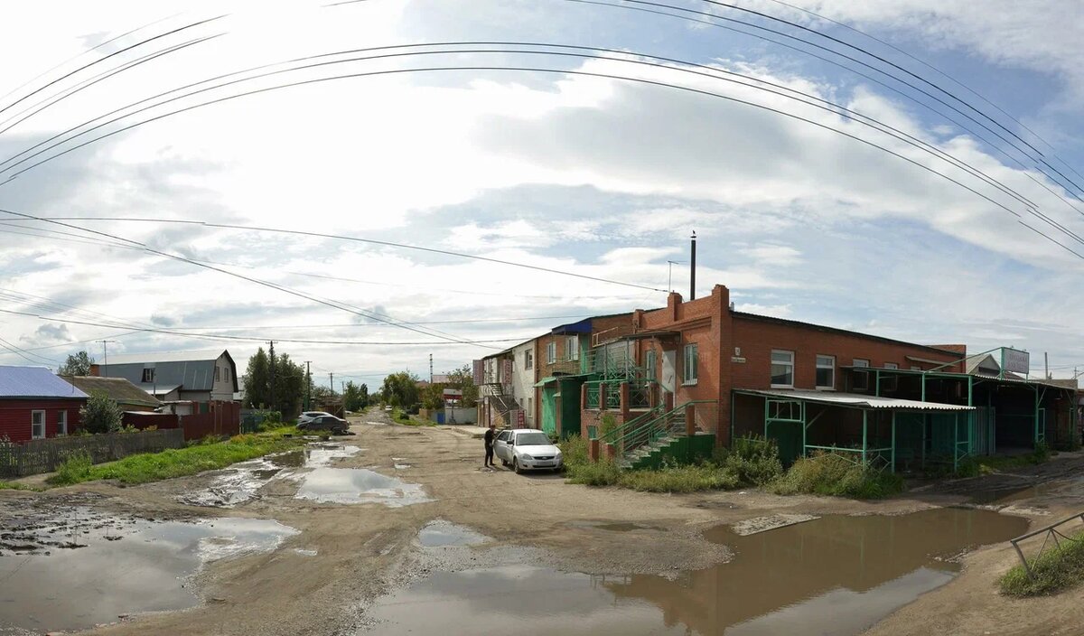 Гостиница расположена на окраине Омска в частном секторе