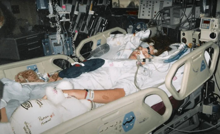 Джина Гис в медикаментозной коме