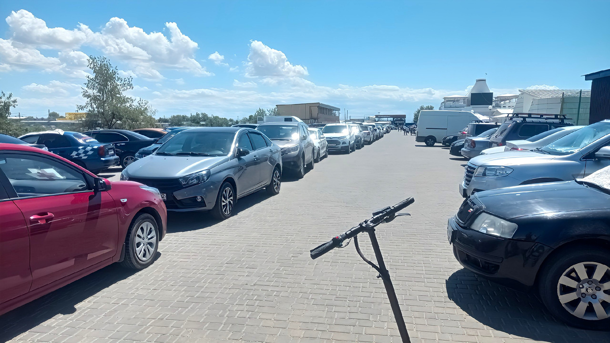 Парковка на набережной в Новофедоровке