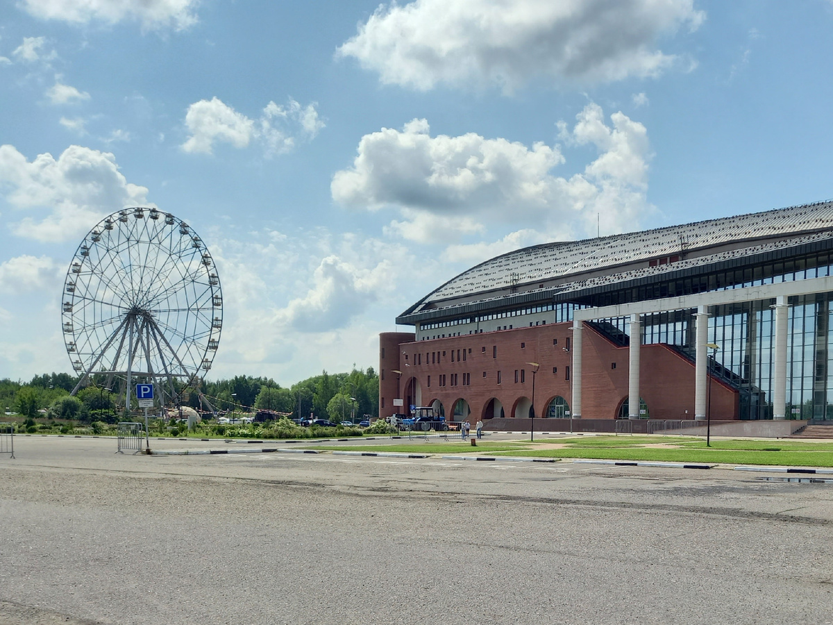 Колесо обозрения "Золотое кольцо". Фото автора.