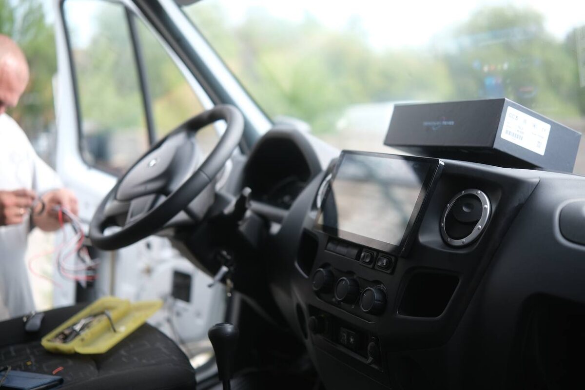 Установлена 10-дюймовая Android-магнитола Teyes CC3 с 4 ГБ оперативной и 32 ГБ встроенной памяти