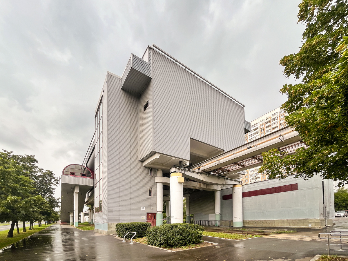 Станция "Улица Академика Королева". Все фотографии в статье мои