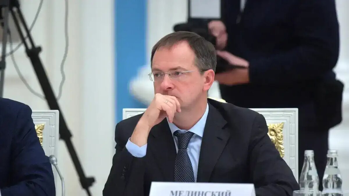    Помощник президента России Владимир Мединский.