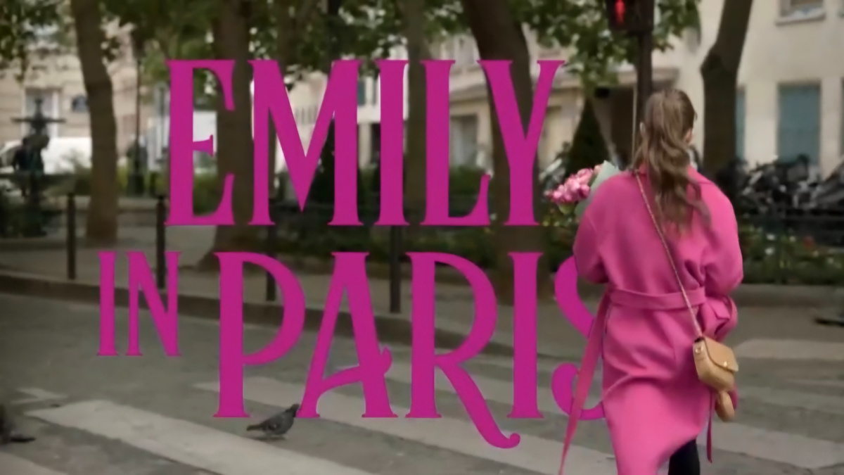 Кадр из сериала "Эмили в Париже" (с 2020; реж. Э. Флеминг и др.)