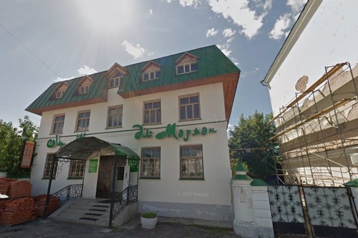    Относительно недавно дом Салихова выглядел так. Но это тоже не оригинал. скриншот с сайта Гугл.карты