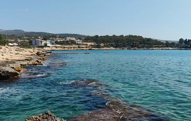 Берег турецкий. Фото сделано рядом с дайв-центром, где мы обычно ныряем.