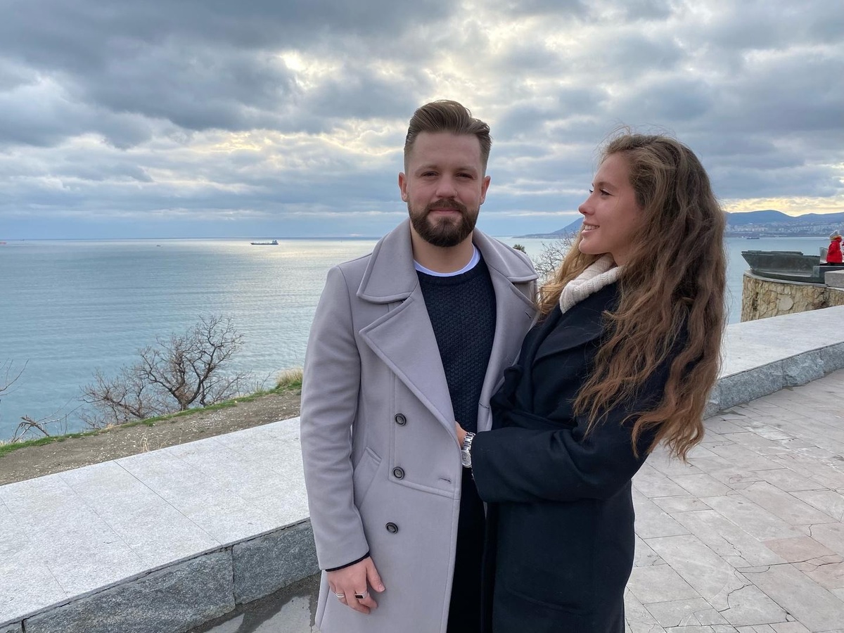 Арсений Бородин и Анна Подлесная. На прогулке