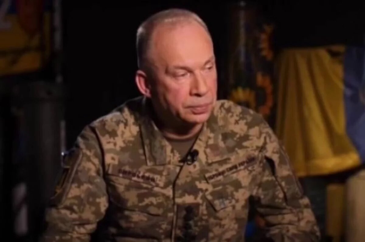    Александр Сырский родился в 1965 году в населённом пункте Новинки, расположенном в Киржачском районе Владимирской области РСФСР.