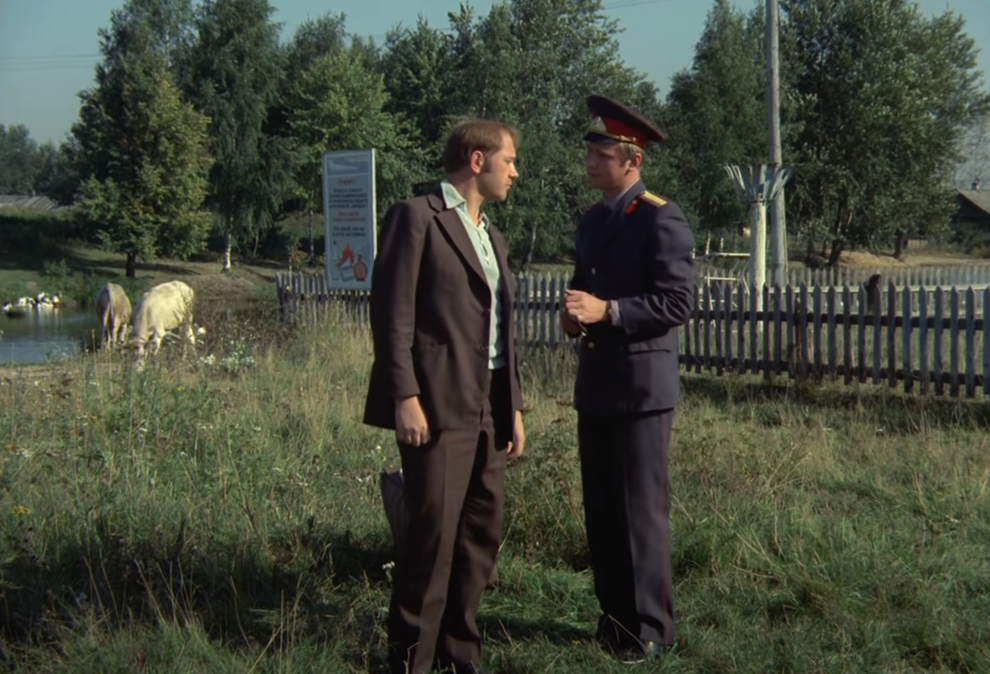 Сцена из к/ф "Афоня". Фото с сайта https://www.eg.ru/nostalgia/4696772-daneliya-gotovil-dlya-filma-afonya-jestokiy-final-124-15/