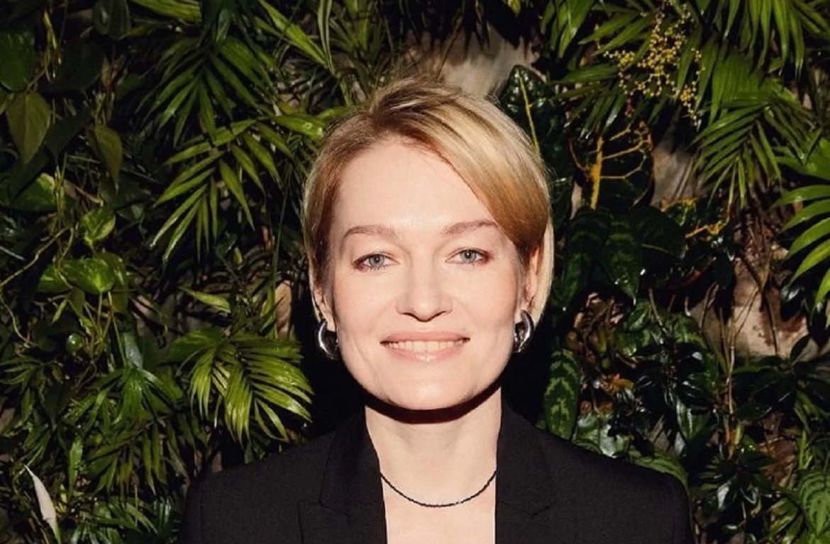 Кадр: Интернет 