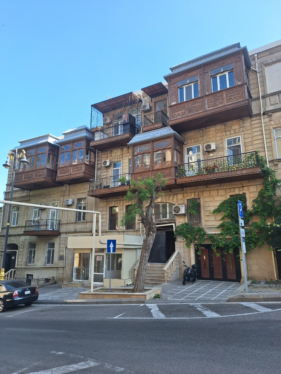 Листайте вправо