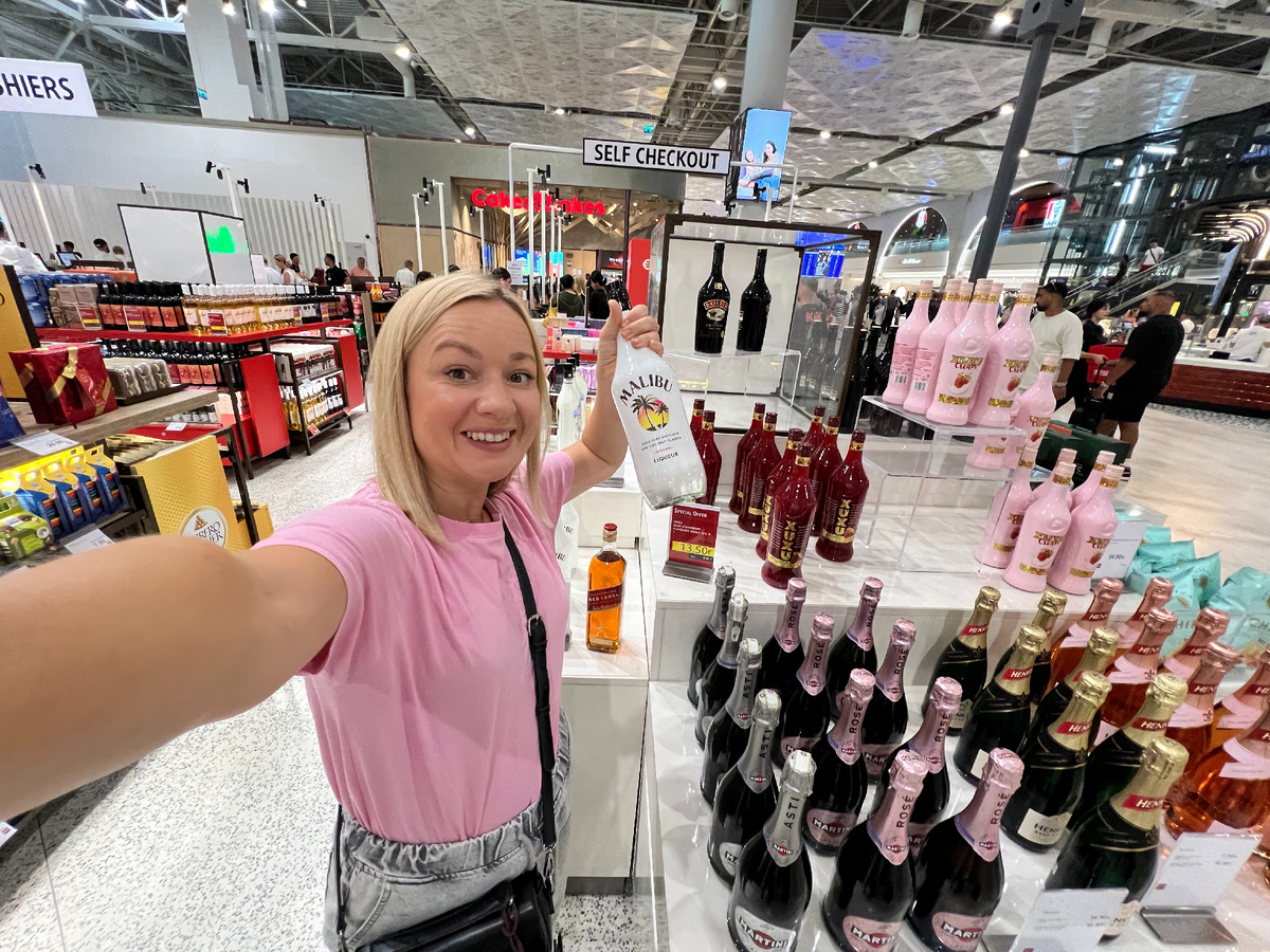 Воспользовалась моментом и записала большой обзор с ценами в Duty Free Анталии