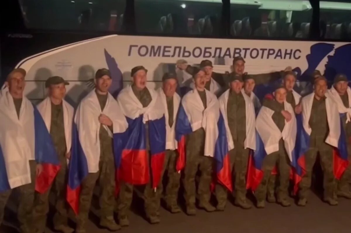    Пятеро бойцов СВО из Иркутской области вернулись из украинского плена