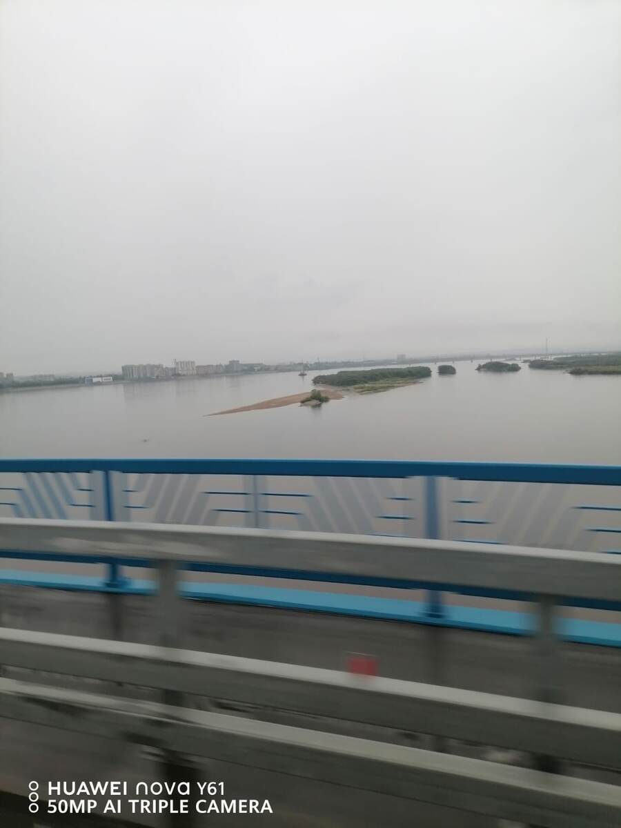 А это мы приезжаем через этот же мост