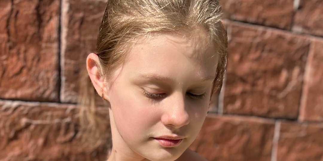 Формирования горловины и скоса плеча без отрыва нити