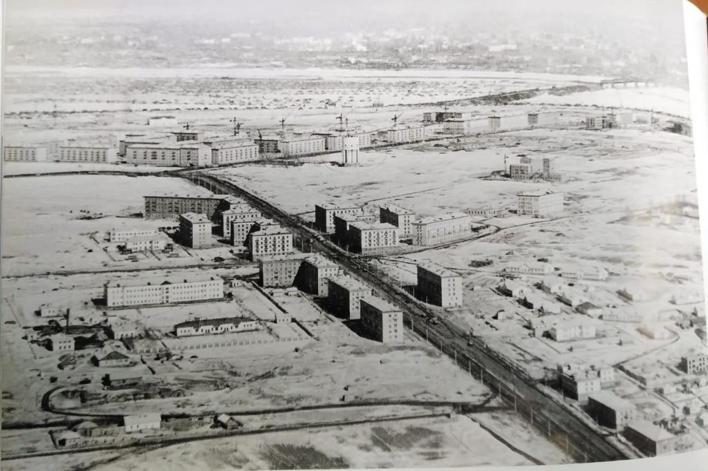 Предположительно, начало 1960-х годов. Фото: из архива С. И. Ахмерова («Советский неоклассицизм в архитектуре Новосибирска»)