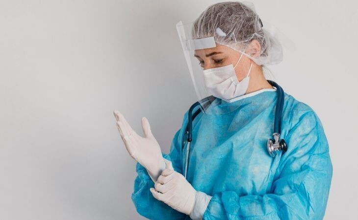 Фото:. Медицинский работник ╱ freepik.com