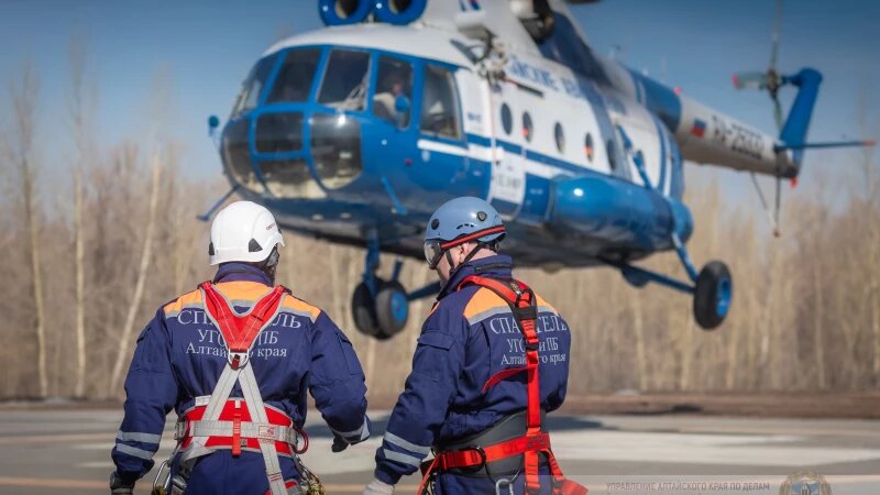     Как в Барнауле прошли учения спасателей на вертолете Пресс-служба ГО и ЧС